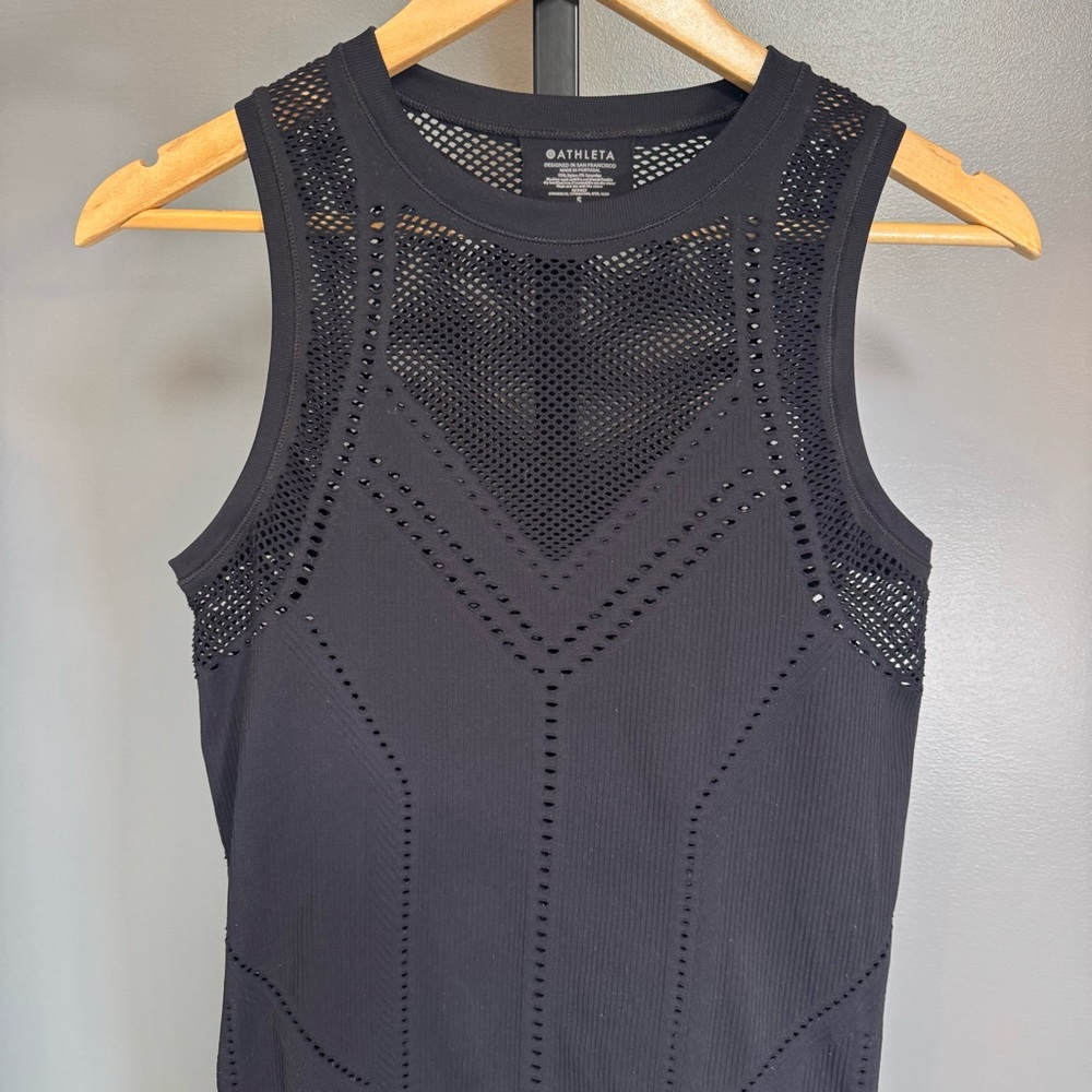 Athleta Oxygen Tank Black Seamless Mesh Top Small Perforated Workout Athletic - Picture 2 of 7